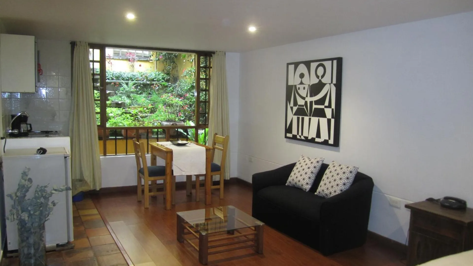 Apartaestudios La Candelaria 보고타